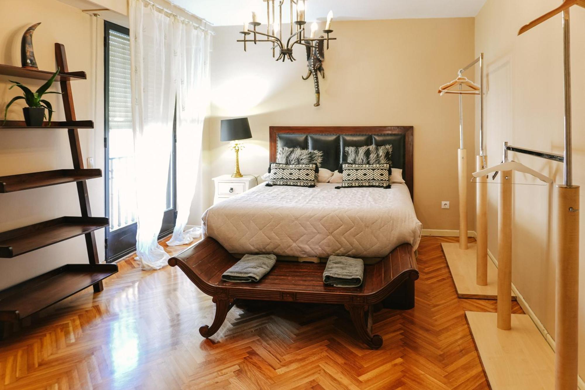 Plaza Mayor Humedo Con Parking Incluido Apartment *