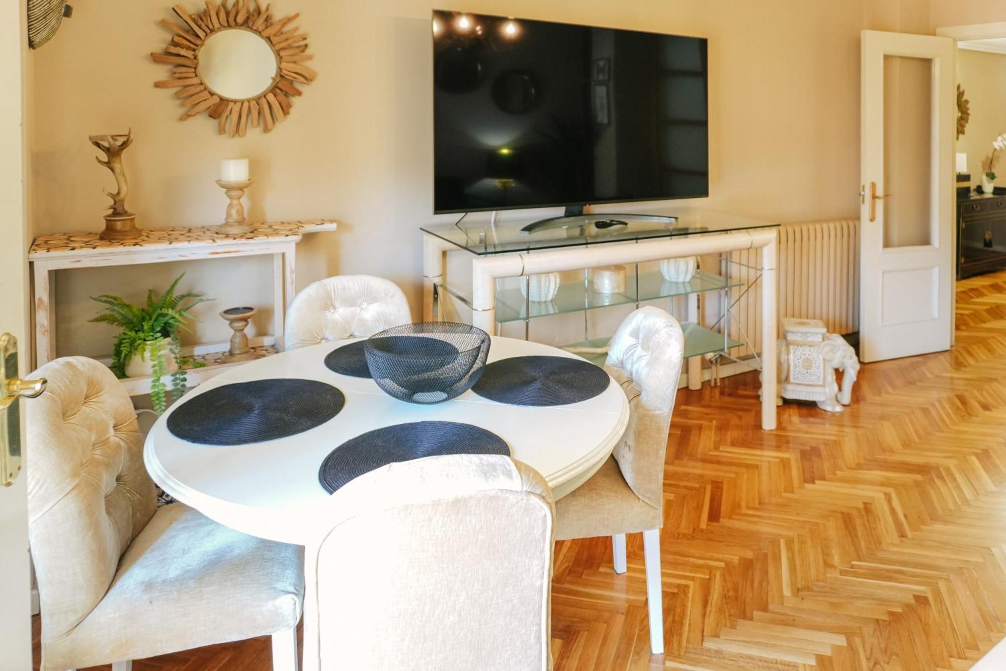 Apartment Plaza Mayor Humedo Con Parking Incluido *